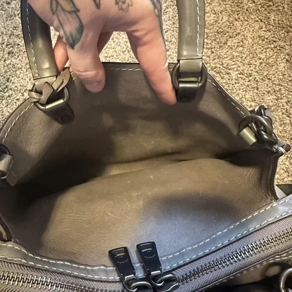 Coach - Picture 3 of 8